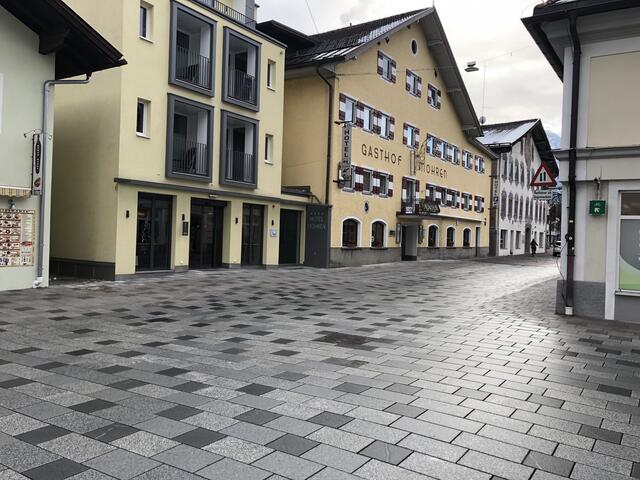 Ein kleiner Abschnitt der Bauzone I wurde bereits 2020 vorgezogen. Diese Form der Gestaltung wird durch den ganzen Ortsteil durchgezogen. | Foto: Reichel