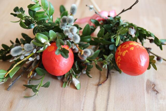 Die Katholische Frauenbewegung bereitet wieder Palmbuschen für den Griffner Osterbauernmarkt vor. | Foto: Privat