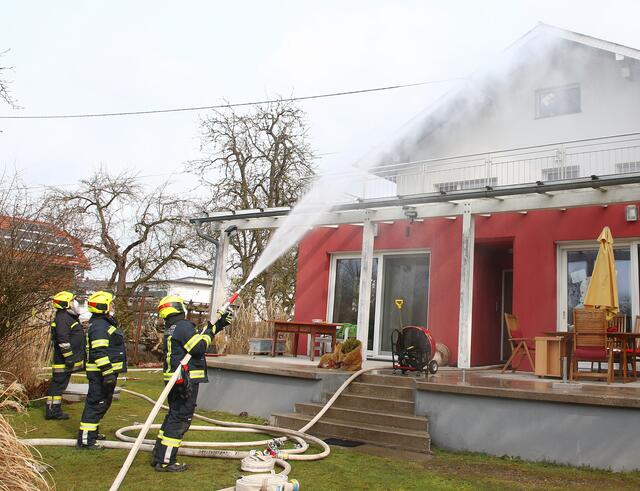 Im Einsatz waren die Feuerwehren Schwanenstadt und Redlham. | Foto: Helmut Klein