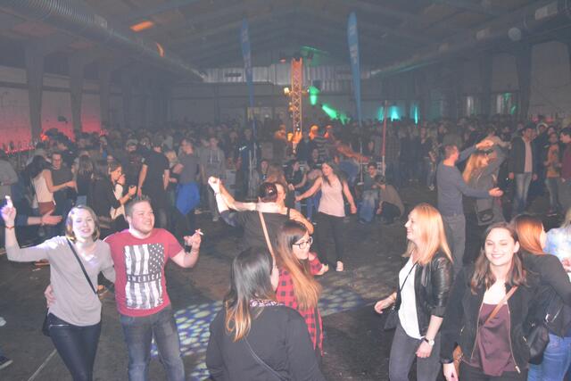 Coole Stimmung herrschte in der Friedrichhalle. | Foto: Michael Strini