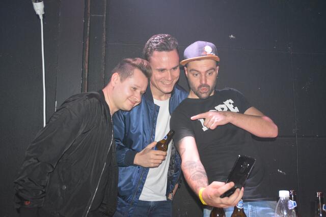 Ein Star-DJ-Selfie: Harris &amp; Ford mit Marco Wagner | Foto: Michael Strini
