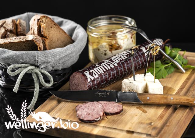 Ziegenfrischkäse, Ziegenkäse in Öl, Ziegenfleisch: Das Angebot vom Biohof vom Biohof Hanserl ist umfangreich.  | Foto: Josef Wellinger