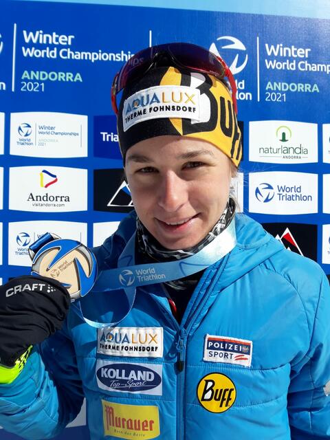 Nach drei WM-Bronzemedaillen holte sich Romana Slavinec aus Steyr nun den Vize-Weltmeistertitel.  | Foto: privat