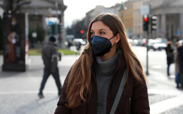 Viele so genannte "Corona-Artikel" wie die nun allseits bekannten FFP2-Masken gehören seit jeher zum Sortiment der Ennser.  | Foto: Gebol