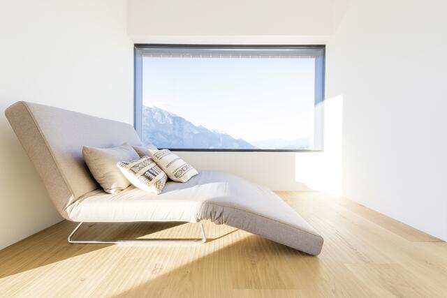 Das KF 520: Der maximale Glasanteil der neuen Fenstergeneration wird durch schmale Ansichtshöhen von Rahmen und Flügel ermöglicht und bietet somit größtmöglichen Lichteinfall. 
 | Foto: Internorm