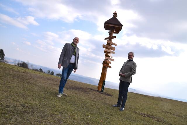 Horst Gangl und Karl Wilfing beraten, wohin es das nächste Mal geht. | Foto: Sandra Schütz