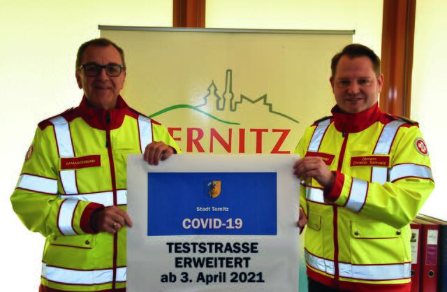 Vizebürgermeister Christian Samwald und Bürgermeister Rupert Dworak haben die Testkapazitäten in Ternitz erhöht. | Foto: Stadtgemeinde Ternitz/Robert Unger