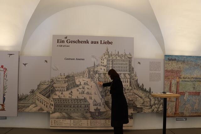 Veronika Sandbichler erzählte viele spannende Dinge zum Schloss Ambras.