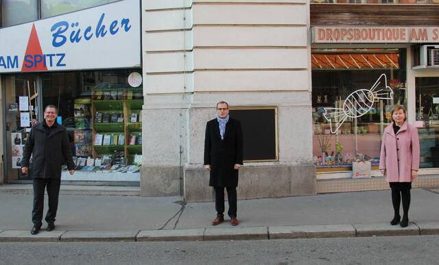Papai, Meidlinger und Fitzbauer (v.l.) machen Unternehmer auf Förderprogramme aufmerksam, damit diese nicht vor dem Aus stehen. | Foto: BV21