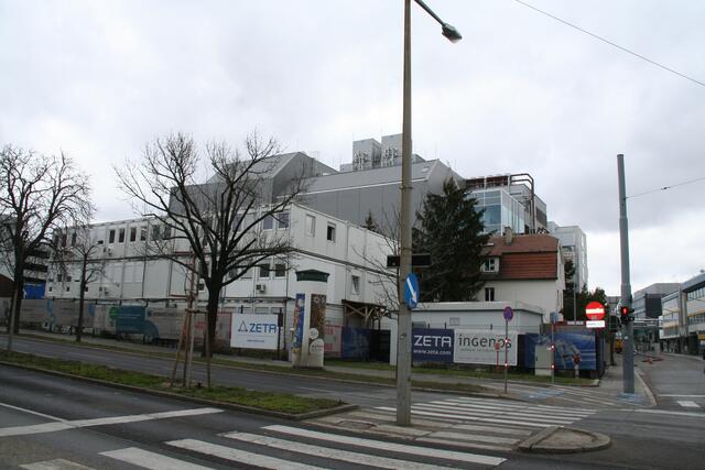 An der Kreuzung finden bis 31. März Bauarbeiten statt. | Foto: Karl Pufler