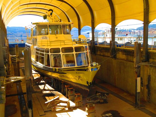 Das Schiff "Velden" steht noch im Trockendock.