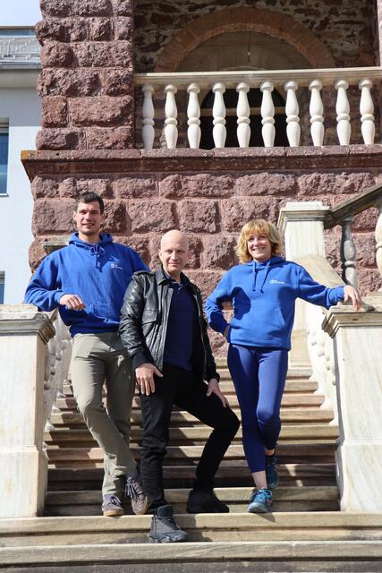 Die Tanzenberg-Pädagogen Michael Mödritscher, Daniel Schöffmann und Heidi Elpelt motivieren die Schüler zu mehr Bewegung. | Foto: Bettina Knafl