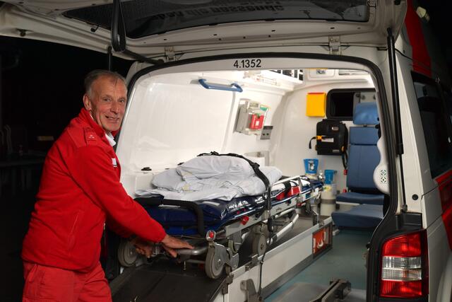 Franz Huber ist bereits seit mehr als vier Jahrzehnten ehrenamtlich beim Roten Kreuz in Frankenmarkt aktiv. | Foto: Rotes Kreuz