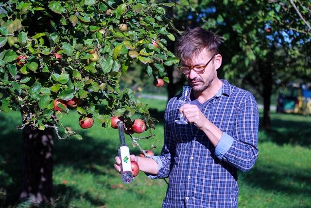 Manuel Engel wurde für sein feines Näschen bereits mehrmals ausgezeichnet. | Foto: Naturbrennerei Engel