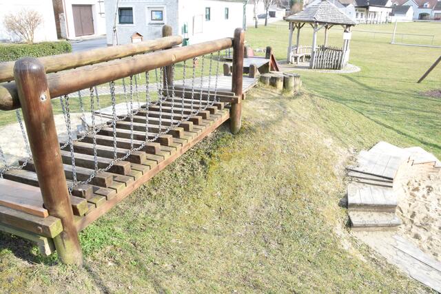 Spielplatz in Hanfthal neben dem Sportplatz