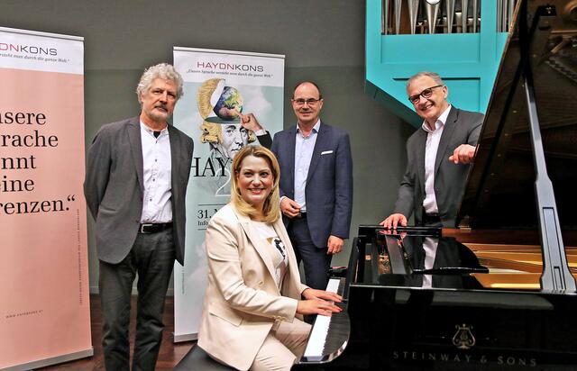 Direktor Tibor Nemeth, Bildungslandesrätin Daniela Winkler, Geschäftsführer Franz Steindl und Georg Pehm (v.l.) | Foto: Koeune