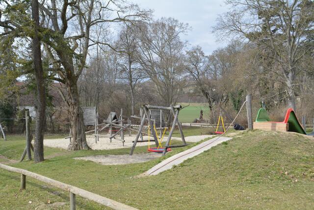 Spielplatz "Schlosswiese" in Asparn an der Zaya | Foto: Seidl-Deubner