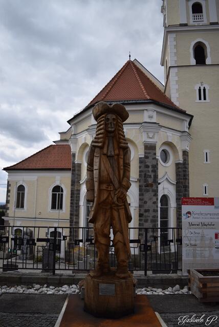 Meinrad Mayrhofer ist der Künstler dieser Holzskulptur des Todbringers Kriechbaum
 | Foto: Gabriele P.