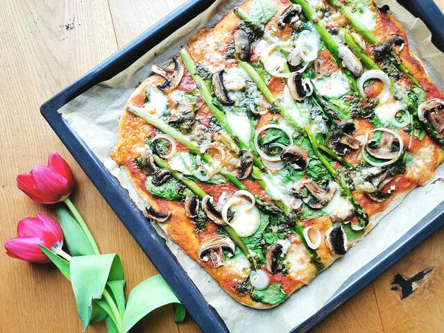 Frühlingspizza | Foto: Katrin Ebetshuber