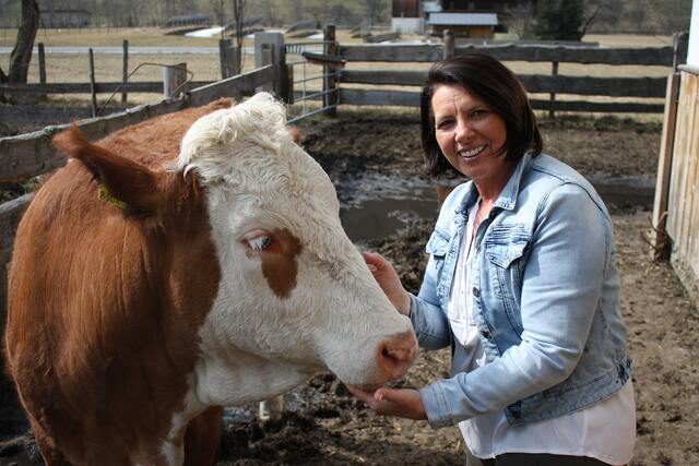Manuela Ellmauer ist Bäuerin vom Bio-Hof Obermoosen in Rauris. | Foto: Ellmauer