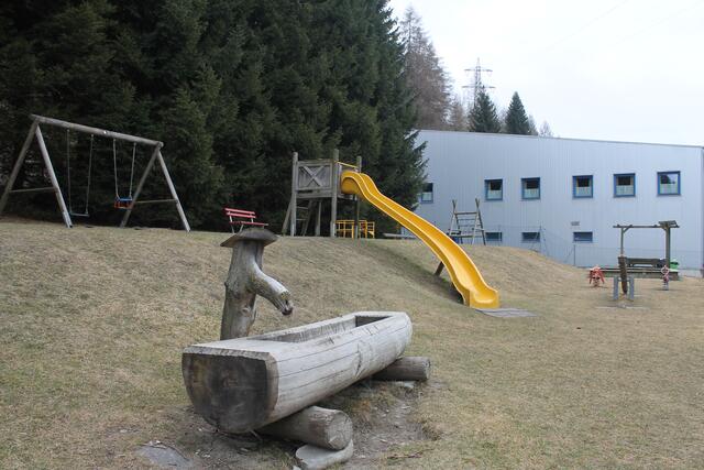 Sandkiste, Karusell, Rutsche und Schaukel garantieren hier für einen ausgelassenen Spielenachmittag.  | Foto: Demir