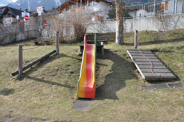 In Telfes im Ortskern befindet sich der großzügig angelegte Spielplatz. | Foto: Kapferer