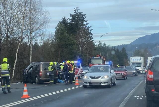 In Villach-Zauchen kam es zu einem schweren Verkehrsunfall. | Foto: Privat/kk