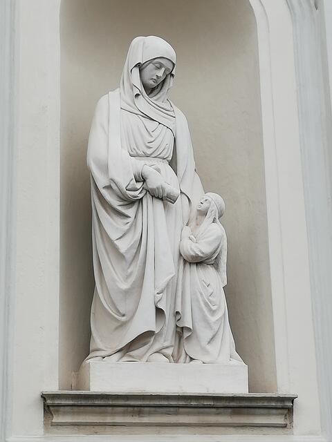Die Heilige Anna mit Maria am Khleslplatz in Meidling. | Foto: Rosemarie