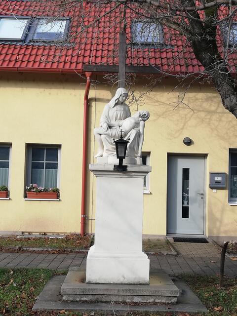 Die Pieta am Jedlersdorfer Platz 2 in Floridsdorf. | Foto: Rosemarie