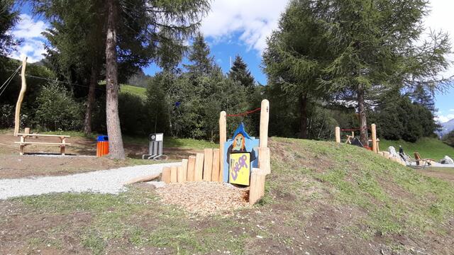 Neben Schaukel, Kletter- und Balanciermöglichkeiten stechen hier vor allem zeitgemäße und innovative Spielgeräte heraus. | Foto: Kapferer
