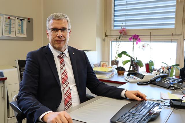 Günther Schwazer: "Eine bewegte, intensive Zeit geht zu Ende. Mir ist die Schule in den letzten Jahren sehr an das Herz gewachsen und es fällt mir schwer, Abschied zu nehmen" | Foto: Siegele