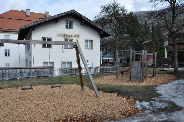 Der Spielplatz in Mieders liegt direkt beim Gemeindeamt. | Foto: Kapferer