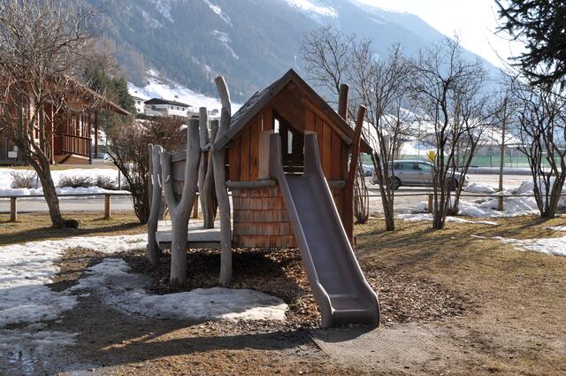 Beim Spielplatz beim Kampler See gibt es für alle etwas zum Entdecken.  | Foto: Kapferer