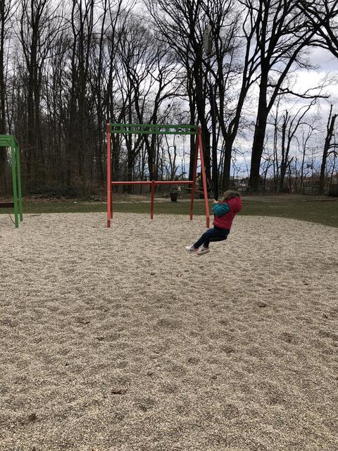 Flying Fox für Kleinkinder am Spielplatz im Stadtwald von St. Pölten.