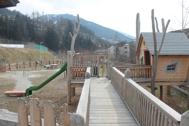 Der Spielplatz ohne Barrieren spricht in erster Linie Kinder und Menschen mit Beeinträchtigungen an. | Foto: Demir