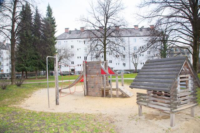 Der Spielplatz in der Leonhard von Keutschach Strasse im Stadtteil Lehen.
