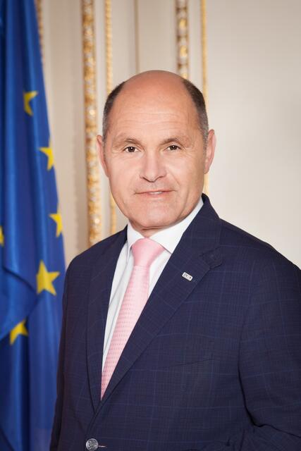 Wolfgang Sobotka (ÖVP) befindet sich in Heimquarantäne. Laut Meldungen ist der Nationalratspräsident schon seit Montag in Absonderung. Es handle sich dabei um eine Vorsichtsmaßnahmen. Corona-Tests fielen bisher negativ aus.
 | Foto: BMI