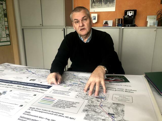 Gerald Hohenbichler kämpft seit 40 Jahren für die Franz Josefs-Bahn: "Die letzten 30 Jahre hat die Politik leider verschlafen." | Foto: Zellinger