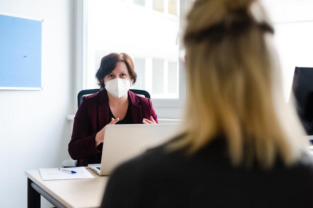 fit2work berät am Standort Geiselbergstraße – persönlich, telefonisch und auch virtuell.