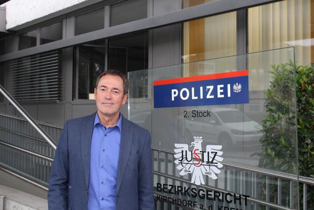 Franz Seebacher, Bezirks-Polizeikommandant in Kirchdorf, zeigt sich erfreut über den Rückgang bei den angezeigten Straftaten. | Foto: Staudinger