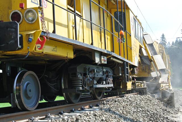 Es sind umfassende Baumaßnahmen, die in den kommenden Wochen entlang der Außerfernbahn erledigt werden. | Foto: ÖBB/Bettina Zitz-Maasa