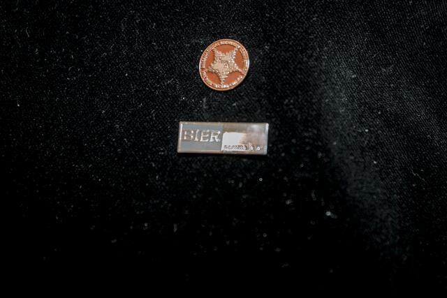 Diese Plakette dürfen nur Preisträger tragen: Beim ersten Antreten bei der European Beer Star, dem weltweit größten Wettbewerb,errang man mit dem Schleppe „Number One“ als einziger Europäer den hervorragenden dritten Platz.