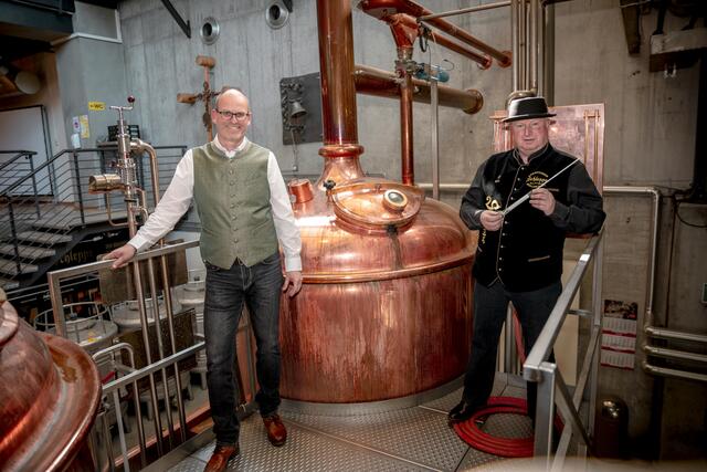 Die "Druiden" der Schleppe-Brauerei: Braumeister Manuel Düregger und Bierbrauer Klaus Pink.