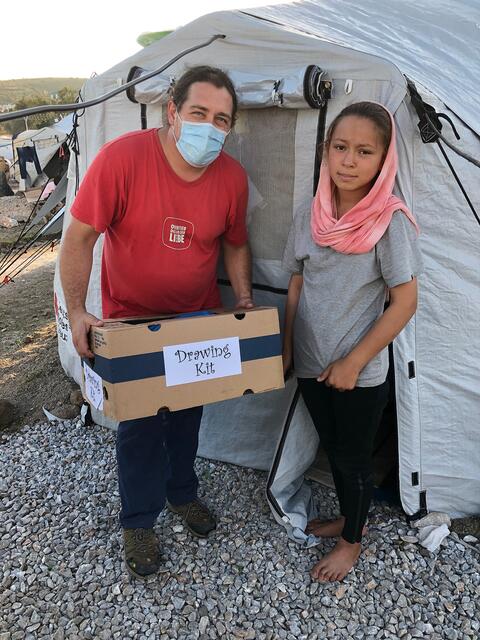 Mit den erhaltenen Geldspenden wurden Lebensmittel, Medikamente, aber auch Schulmaterialien für die Menschen in den Lagern gekauft. | Foto: Pascal Violo/Karawane der Menschlichkeit