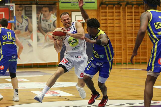 Basket Swans Gmunden vs. UBSC Graz. | Foto: Kienesberger