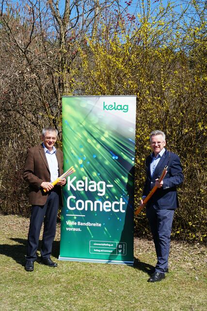 Josef Polster von Kelag-Connect (links) und Andreas Scherwitzl, Bürgermeister der Marktgemeinde Magdalensberg.  | Foto: Kelag 