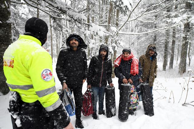 "Viele Tausend Menschen bleiben auf ihrer Flucht in der bosnisch-kroatischen Grenzstadt Bihac stecken", so Pascal Violo. Die Karawane hilft vor Ort. | Foto: Pascal Violo/Karawane der Menschlichkeit