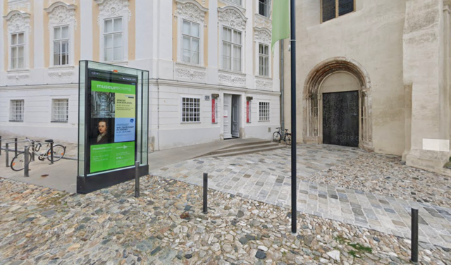 Bücherei-Kunden können Medien online bestellen und zu einer bestimmten Uhrzeit in der Stadtbücherei Krems abholen.
