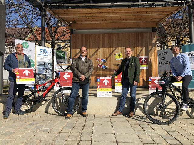 Bgm. Erwin Hinterdorfer, Leader-Manager Christian Reiner und die Abgeordneten Bruno Aschenbrenner und Wolfgang Moitzi setzen aufs Mountainbike. | Foto: Bärnthaler