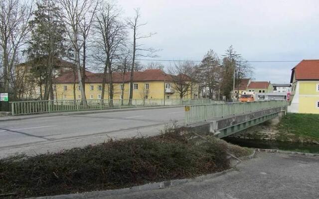 Auch die Aschachbrücke in Waizenkirchen wird heuer saniert.